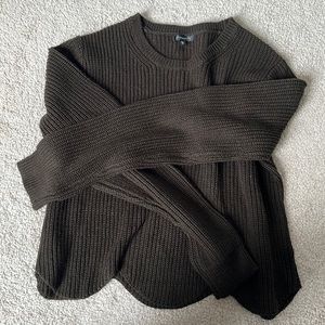 Scallop hem knit sweater
